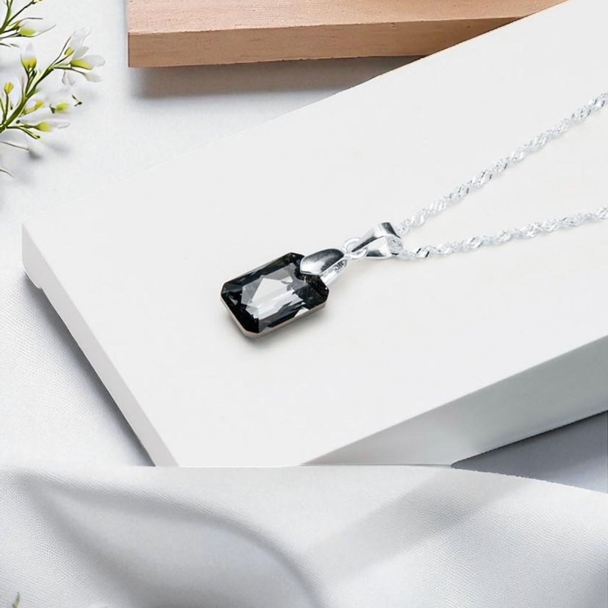 JOYAS MONTERO - Collar Estefanía Plata 925 creado con cristales de Swarovski® Silver Night