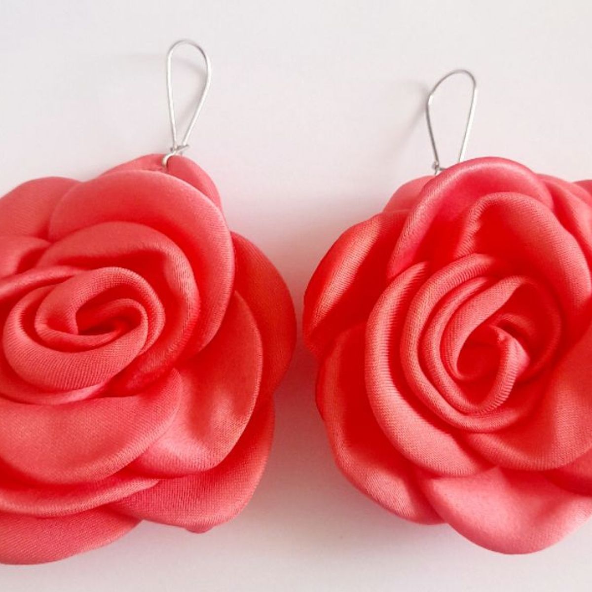 CATHALIFAUDJOYAS - Aros flor tela grande CathalifaudJoyas