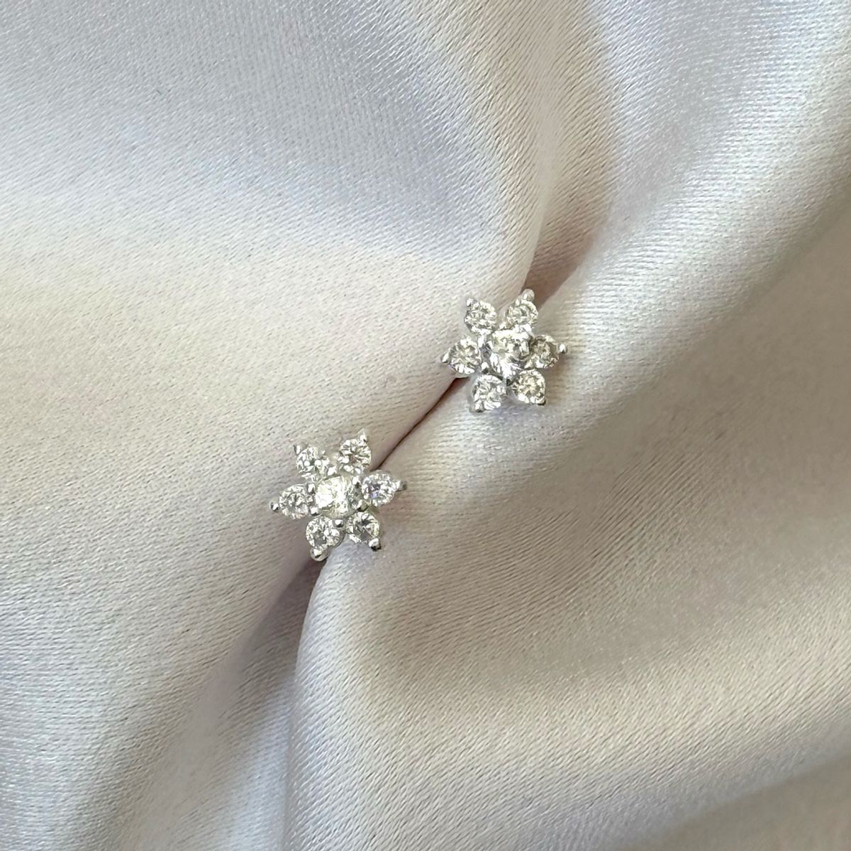 GENERICO - Aros de flor pequeña plata 925 hipoalergénicos