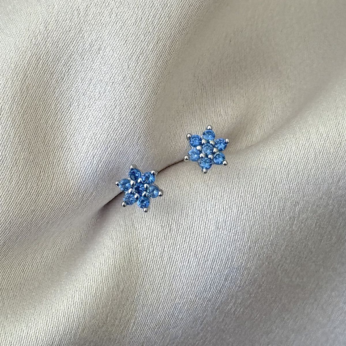 GENERICO - Aros de flor para niña y mujer con tope plata 925