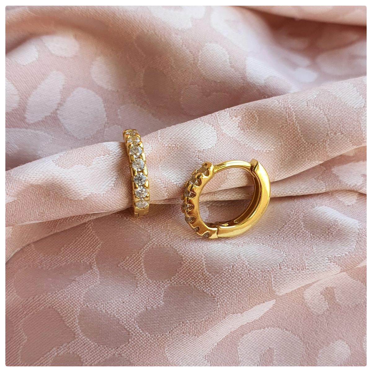 GENERICO - Argollas huggies pequeñas doradas  Plata 925 oro 18 k 11 mm