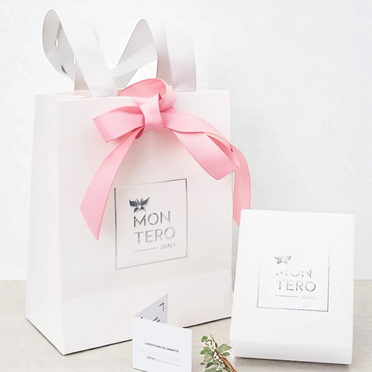 JOYAS MONTERO - Collar Punto de Luz Gold 24K creado con cristales de Swarovski® Golden Shadow