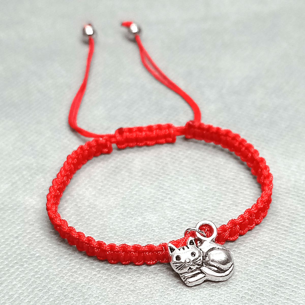 GENERICO - Pulsera Hilo Rojo con Dije de Gatito