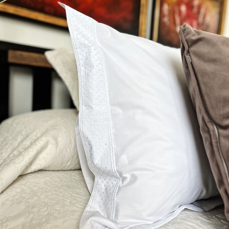 CASA CECILIA - Funda de Almohada 50X90 Blanca Modelo Puntos Casa Cecilia…