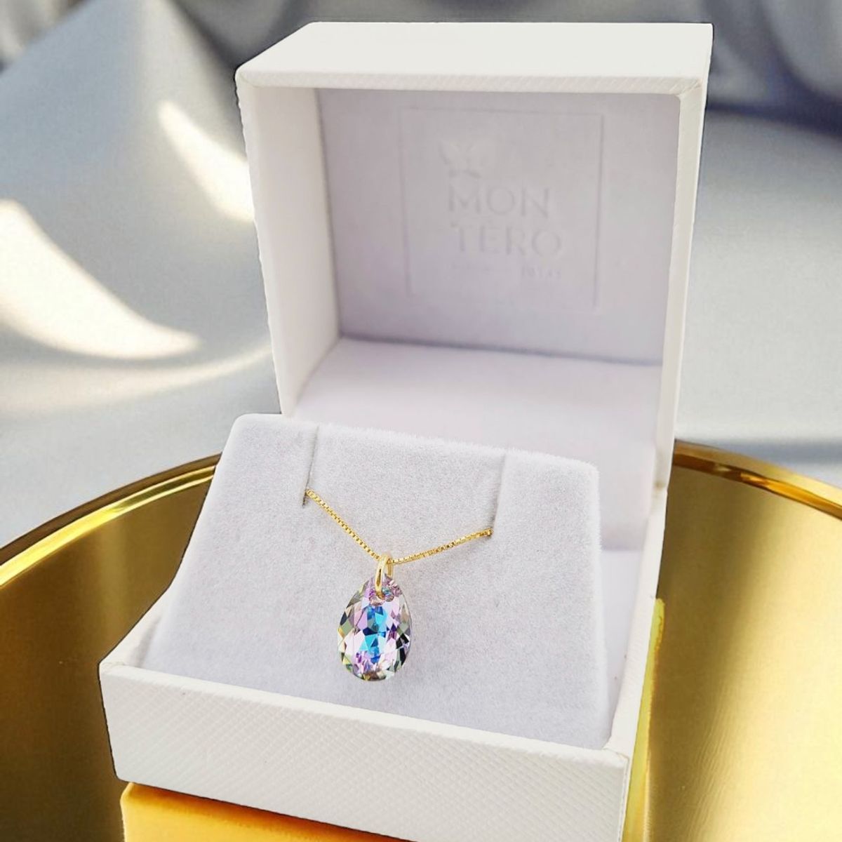 JOYAS MONTERO - Collar Gota de Luz Gold 24k  creado con cristales de Swarovski® Vitral Light