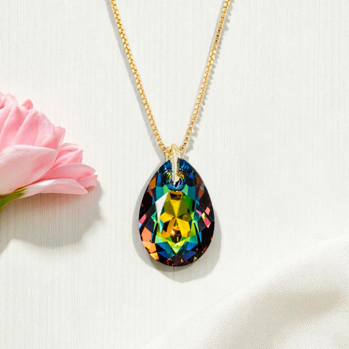 JOYAS MONTERO - Collar Gota de Luz Gold 24k  creado con cristales de Swarovski® Vitral Medium