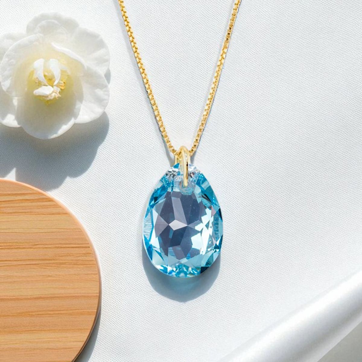 JOYAS MONTERO - Collar Gota de Luz Gold 24K creado con cristales de Swarovski® Aquamarine