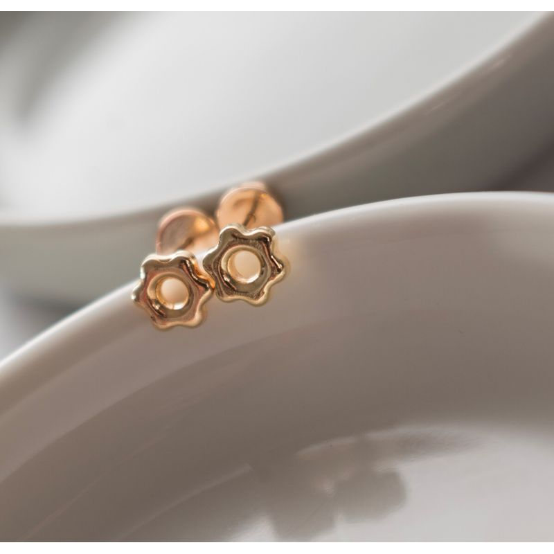 MODAS LILLO - Aro Bebé Abridor Flor Oro 6mm 18k Joyas Modas Lillo