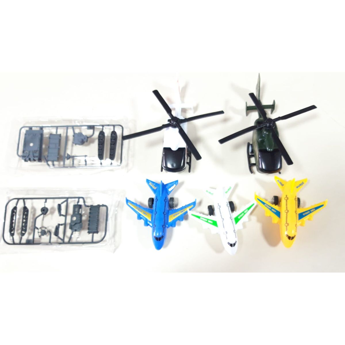 GENERICO - Pack juguete 2 tanques 5cm + 2 helicopteros 17cm + 3 aviones 10cm