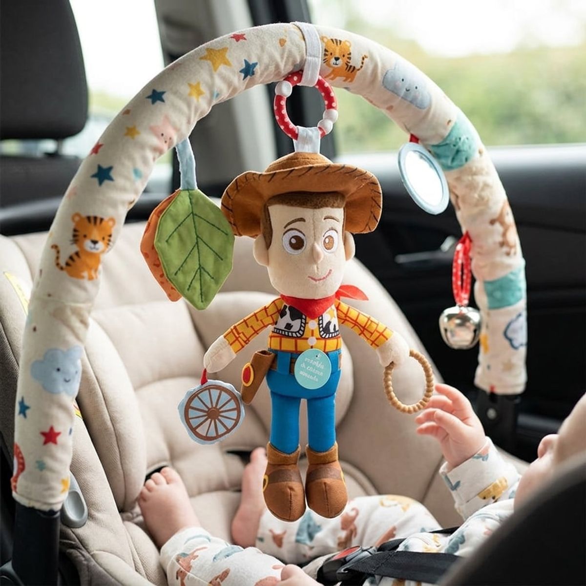 DISNEY - Colgante para Coche On The Go Activity Toy DISNEY Woody