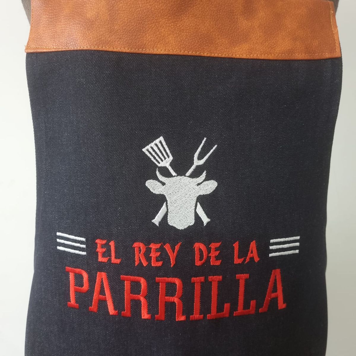 GENERICO - Pechera Parrillera Bordada