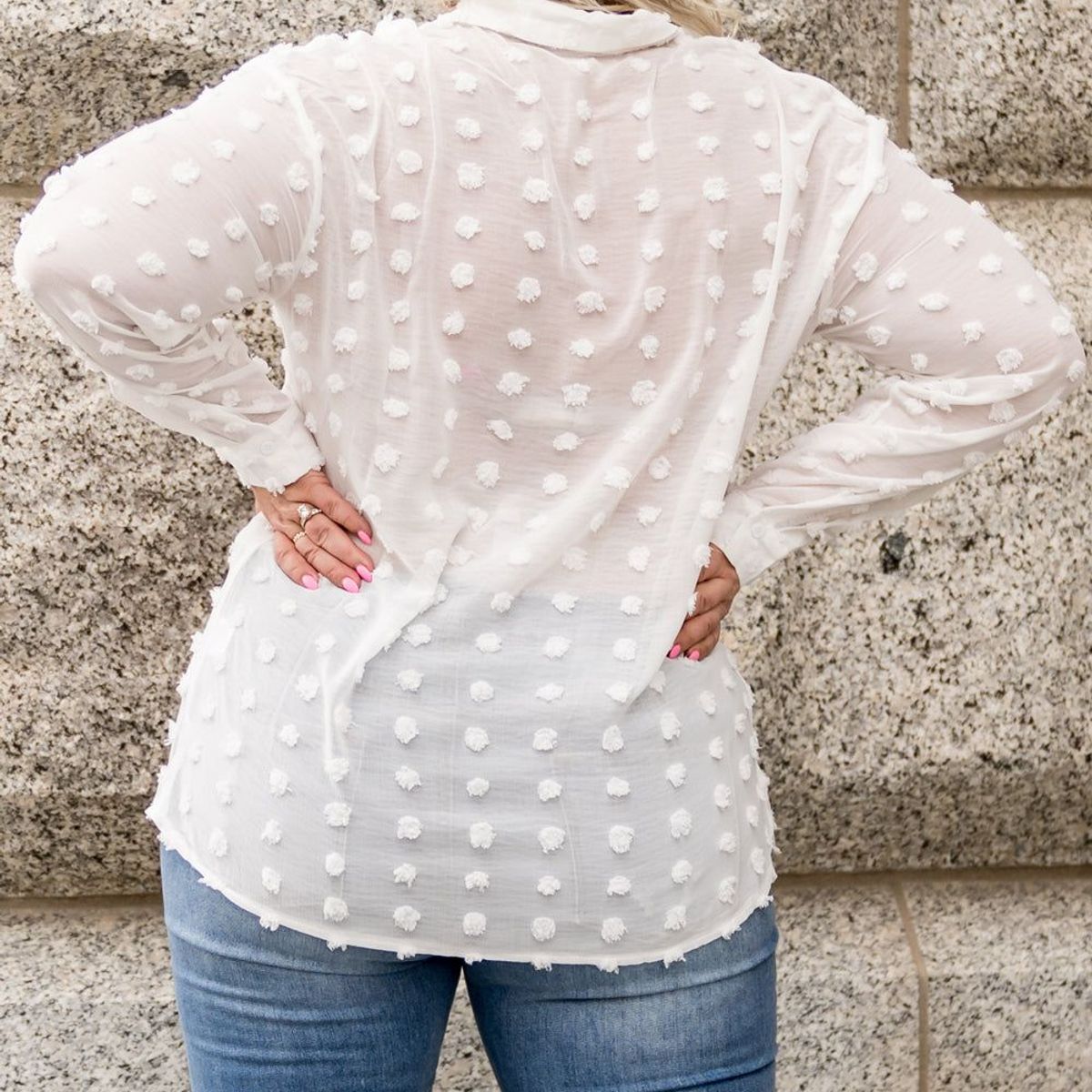 ARRAKASTA - Blusa blanca lunares texturados