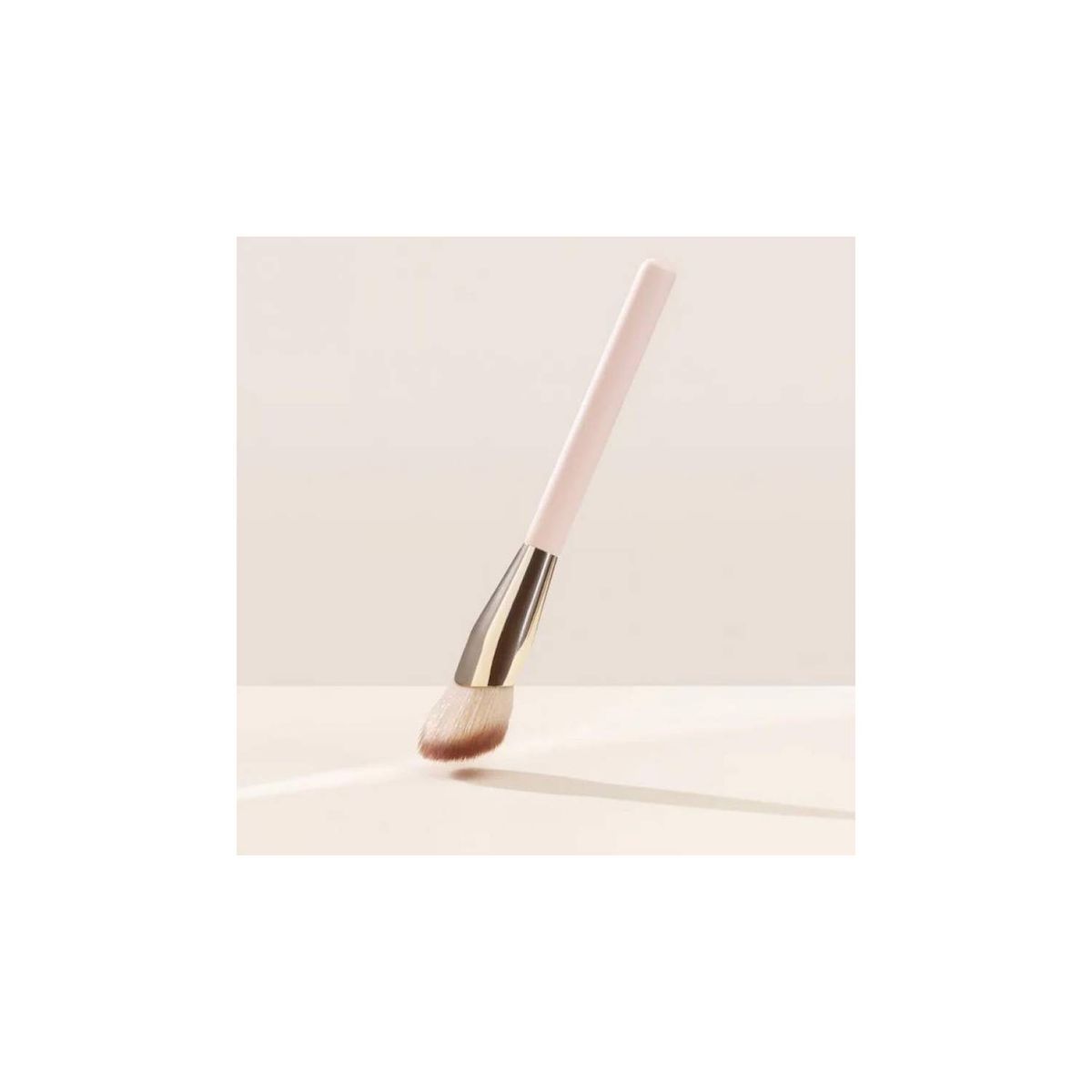 RARE BEAUTY - Brocha para Rubor Soft Pinch -RARE BEAUTY….