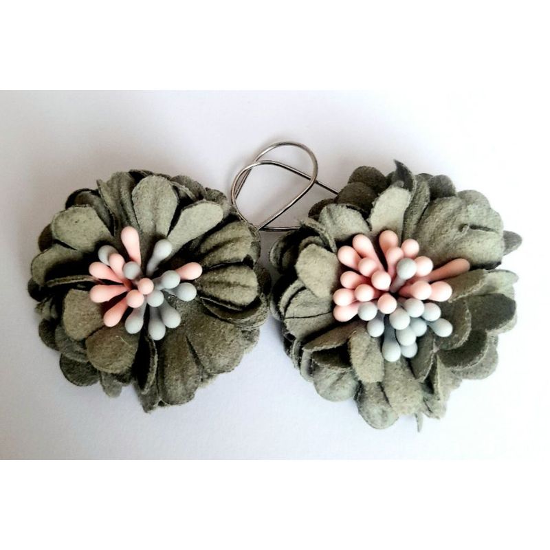 CATHALIFAUDJOYAS - Aros flor tela petalos CathalifaudJoyas…