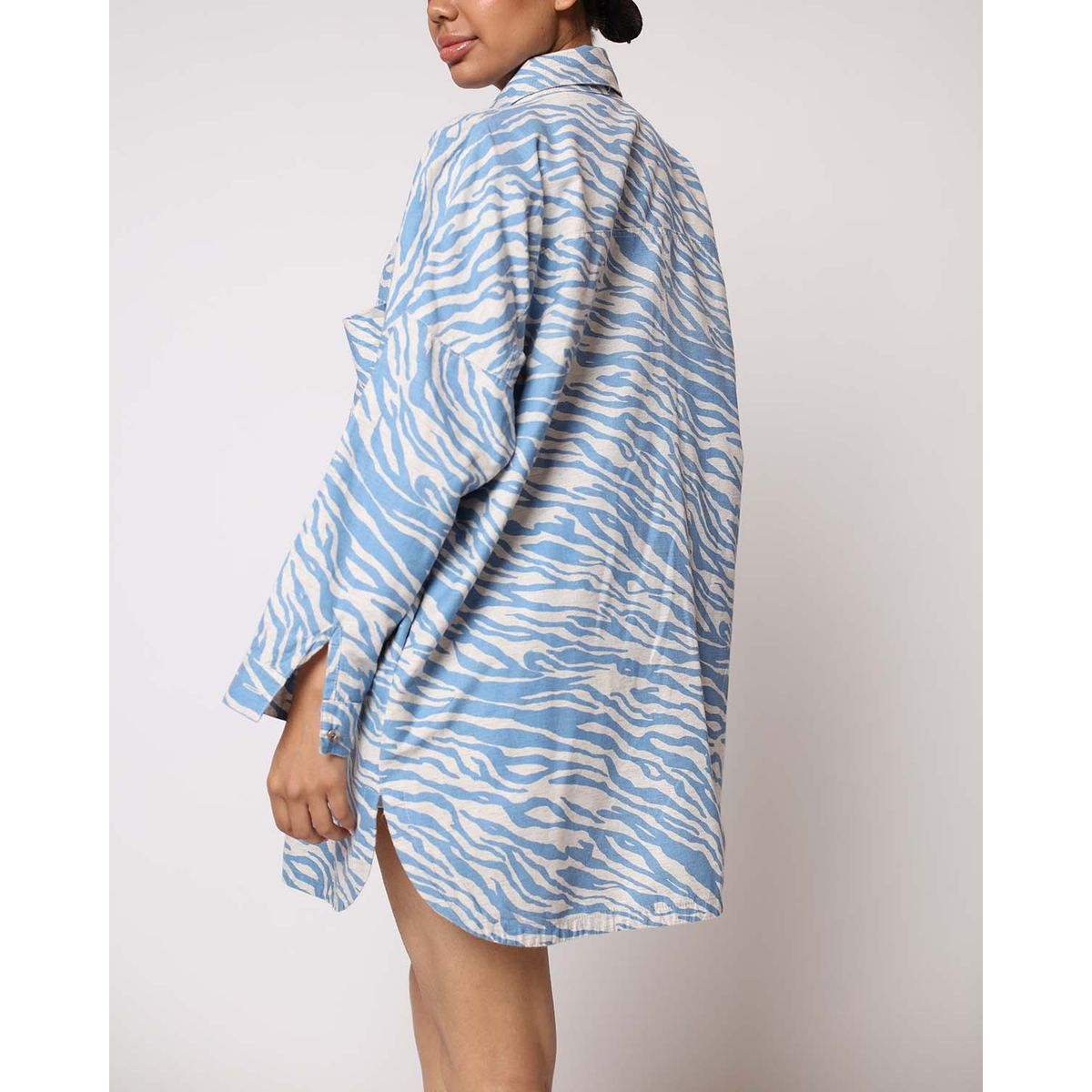 MOMCHIC - Tapado Abotonado lino  Estampado Zebra Celeste