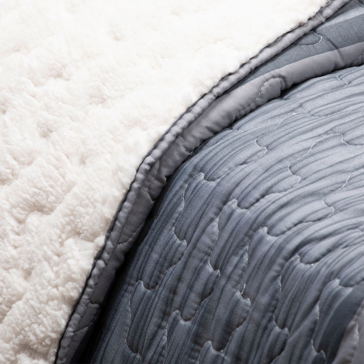 ZAHR - Cubrecama Sherpa Estampado Gris