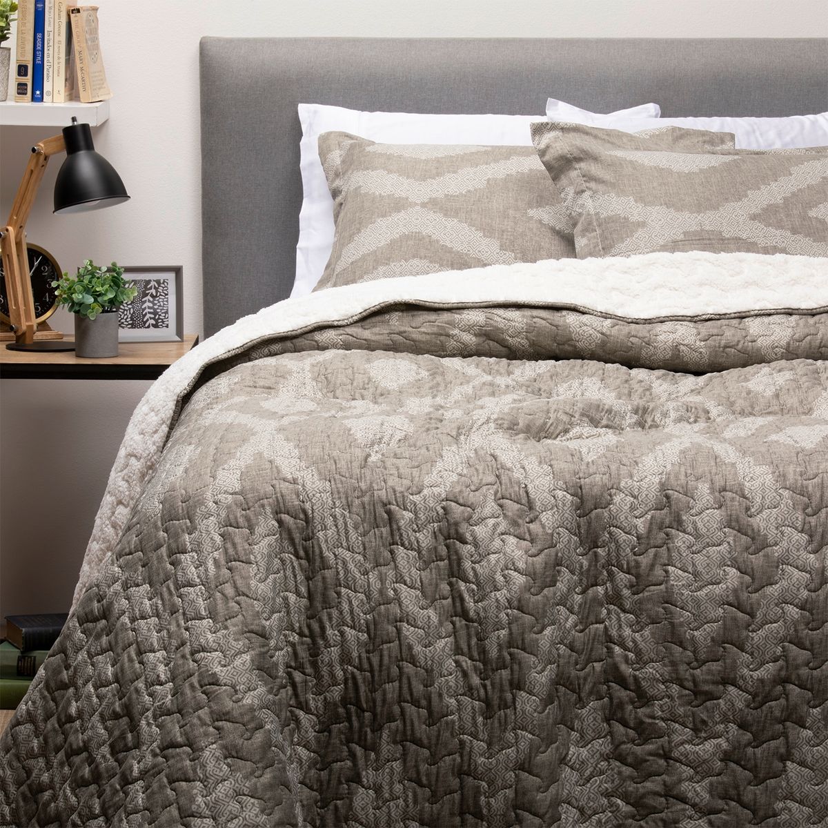 ZAHR - Cubrecama Sherpa Estampado King Gris