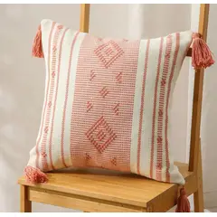 TODOHOGAR SANTIAGO DE CHILE - Cojin kilim con borlas 45cmx45cm rosado