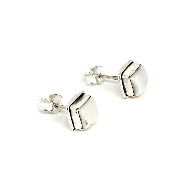 ANDREA COGGIOLA JOYAS - Aros Botón Cuadrado Perla de Río Plata Fina 925