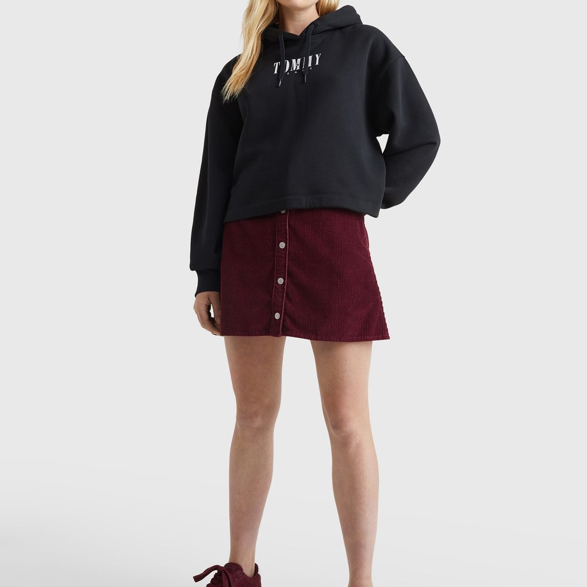 TOMMY HILFIGER - Polerón Hoodie Essential Negro Tommy Jeans