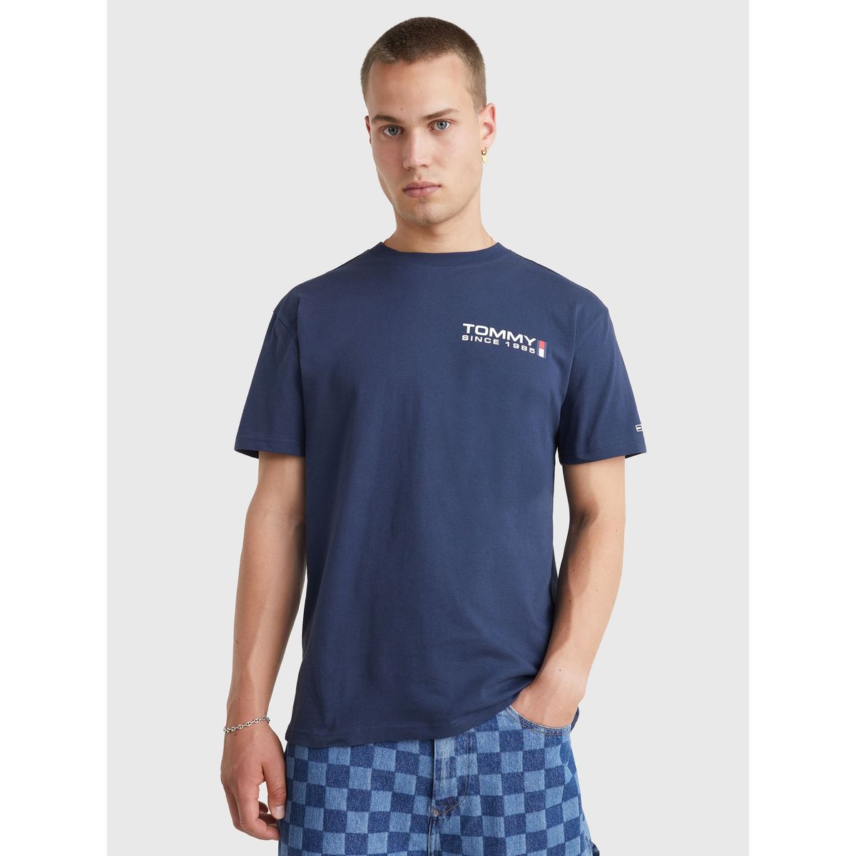 TOMMY HILFIGER - Polera Classic Athletic Con Logo Azul Tommy Jeans.