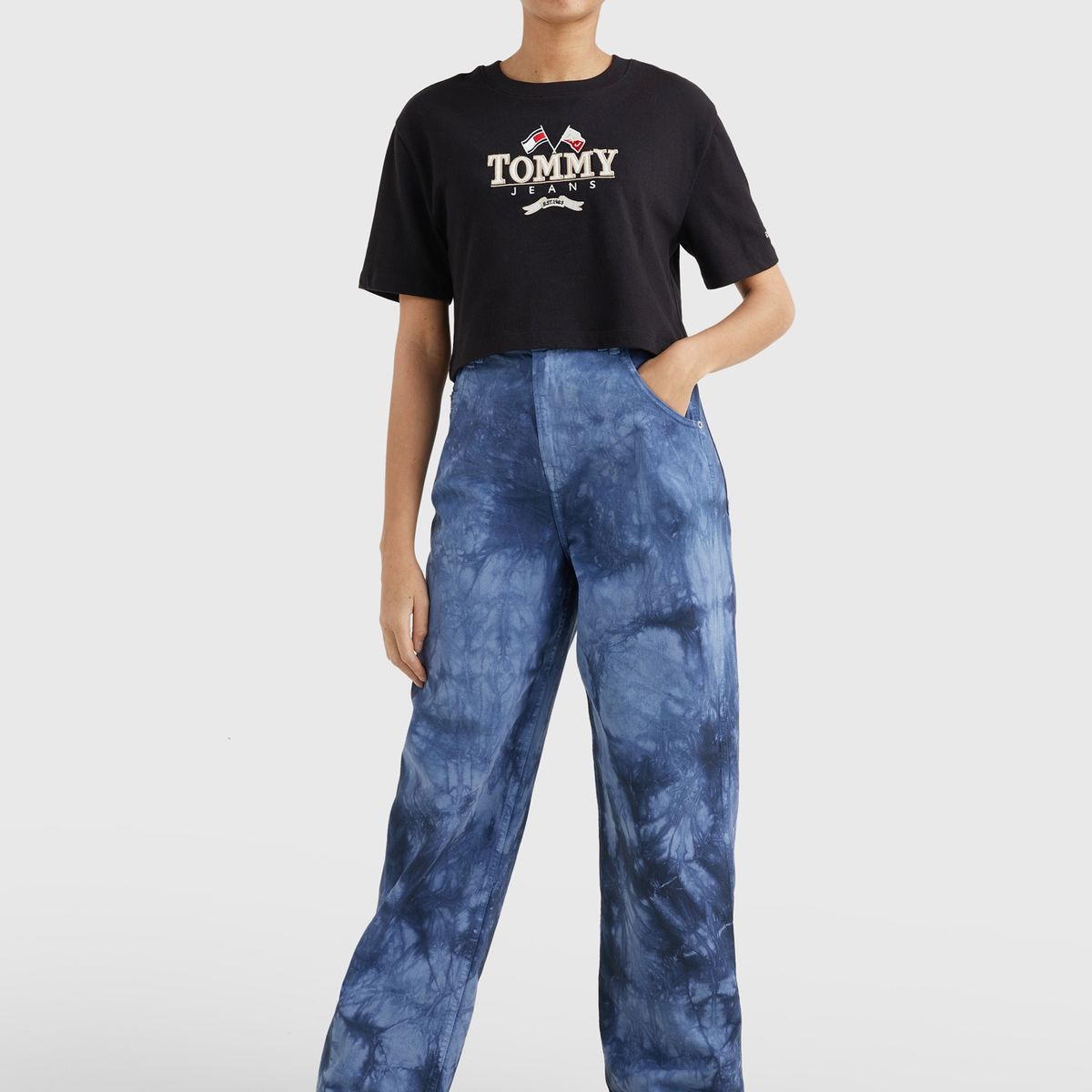 TOMMY HILFIGER - Polera Modern Super Cropped Negro Tommy Jeans.