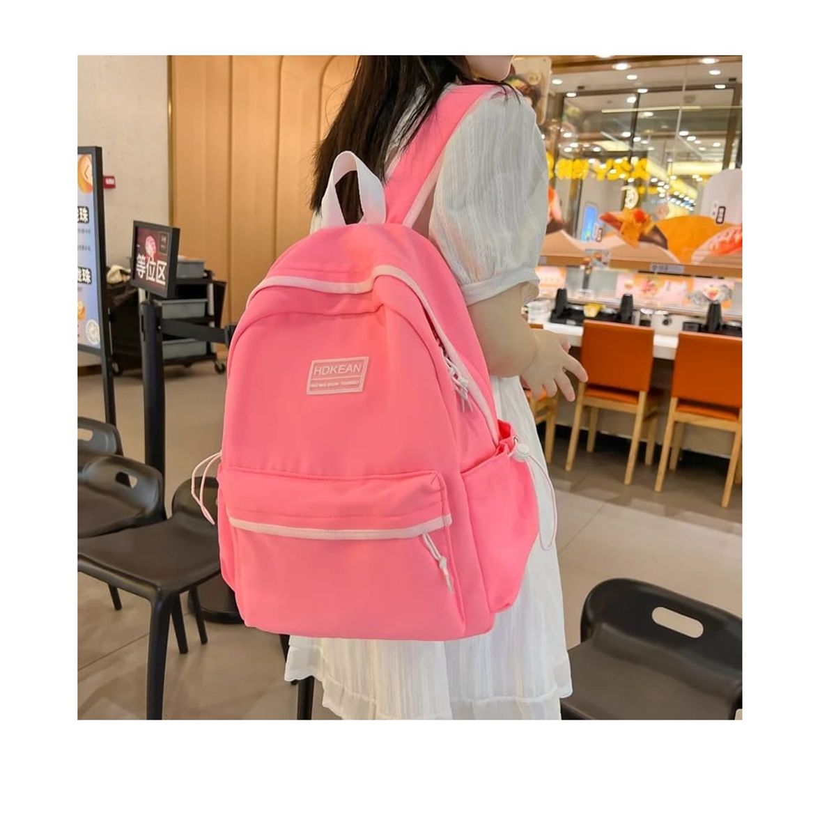 GENERICO - Mochila Impermeable Incluye Llavero + 3 Pins 43x32x14cms…