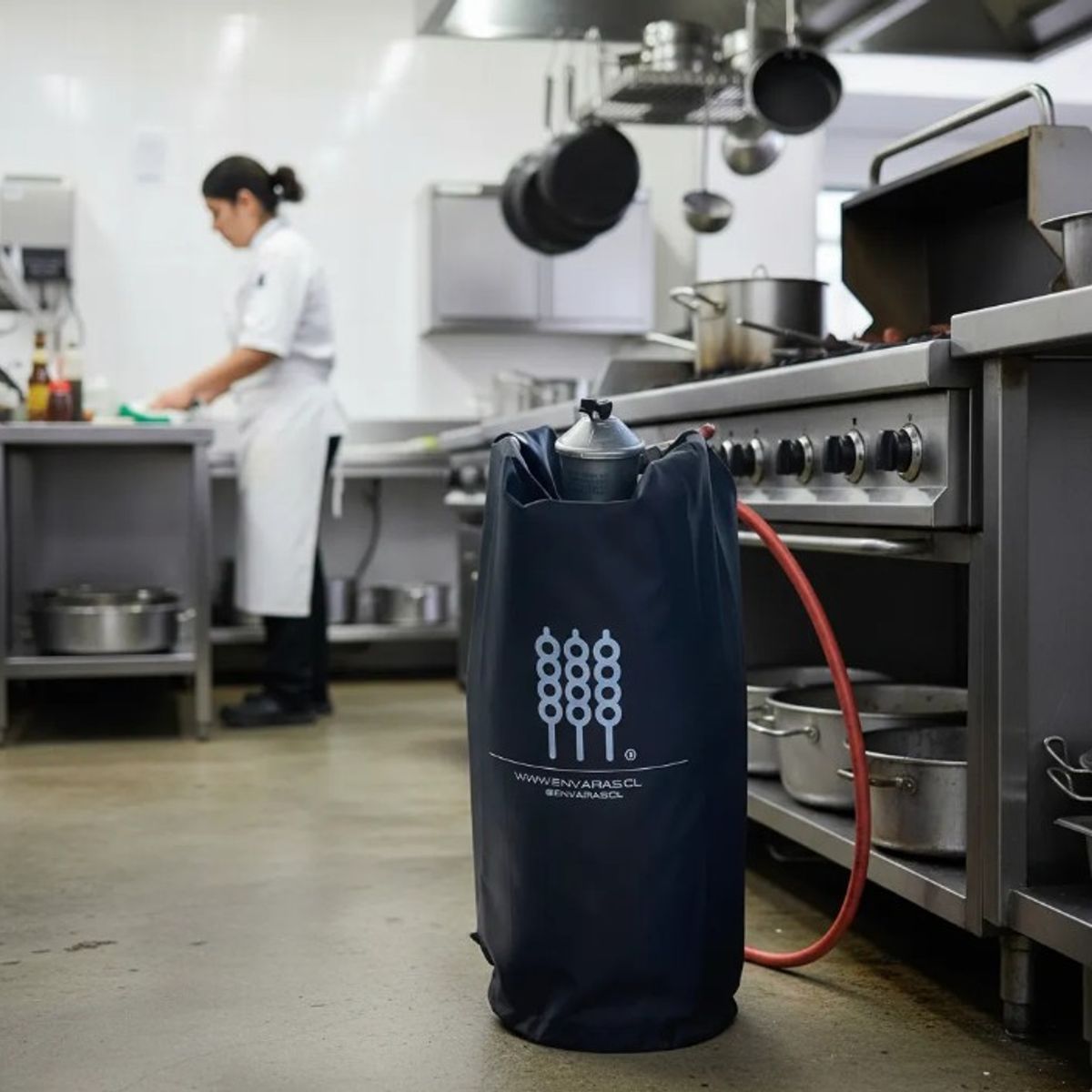 EN VARA'S MEATS & GRILL - Funda Cobertor para balon  Cilindro de Gas 11kgs.