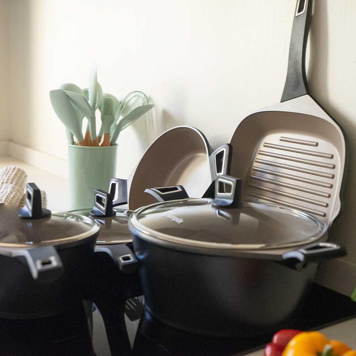 SIMPLIT - Batería Cocina Classic 8 pzs + Set 12 Utensilios Calipso