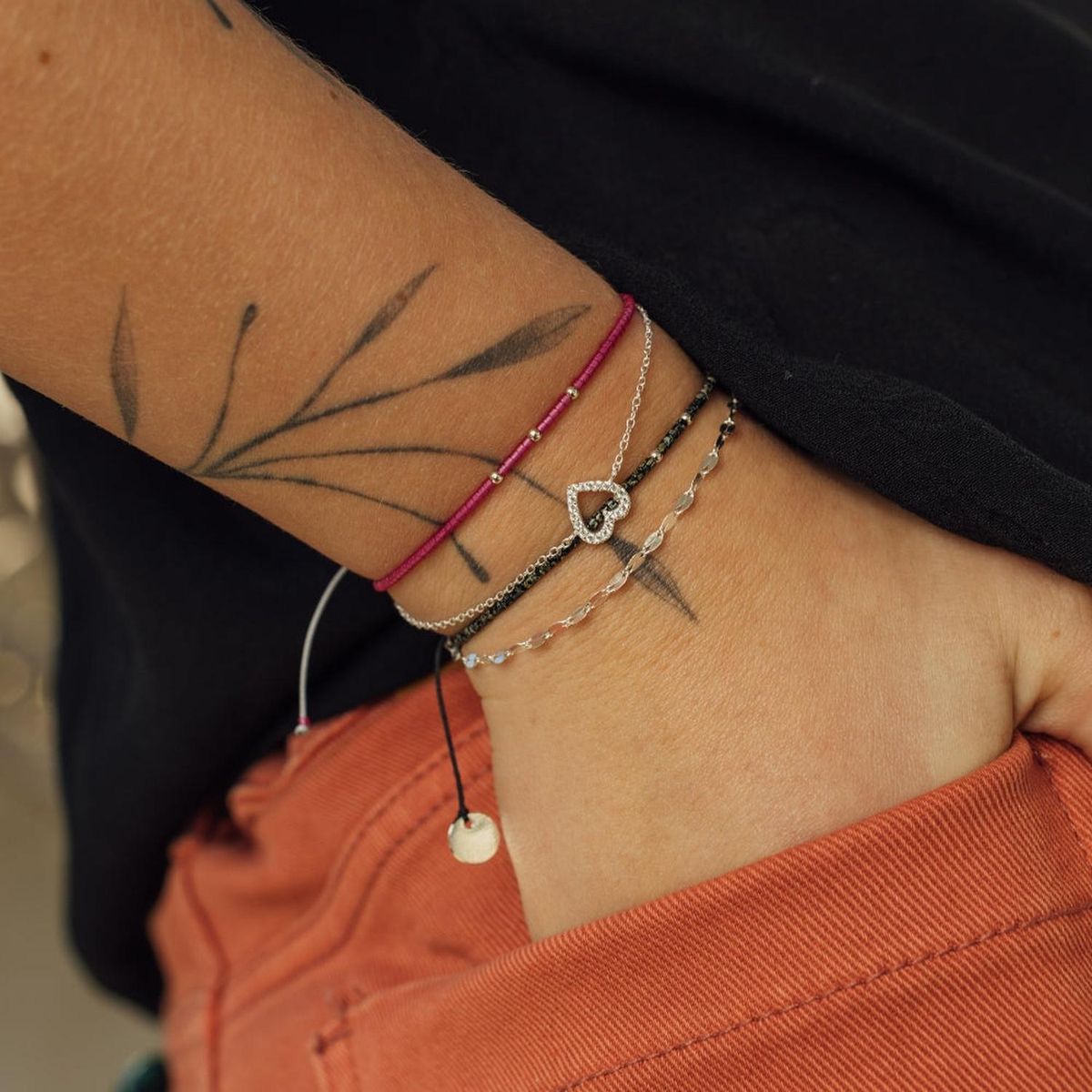 ZAZU - Pulsera Negra Picasso con Mostacillas de Plata