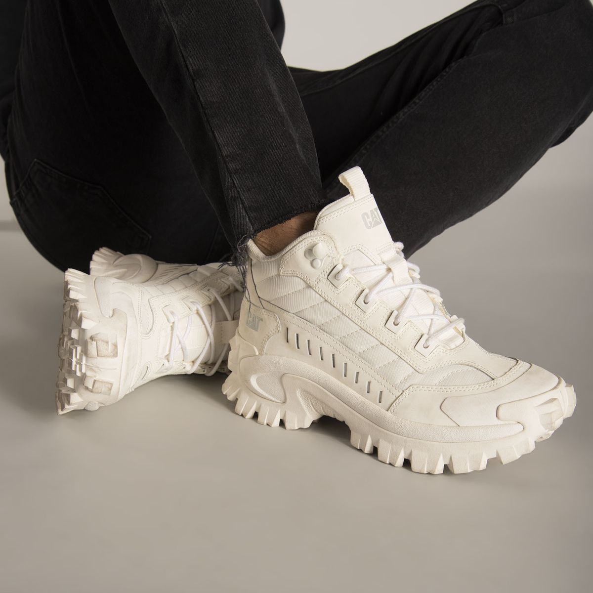 CAT - Zapatilla Cuero Unisex Intruder Mid Blanco CAT