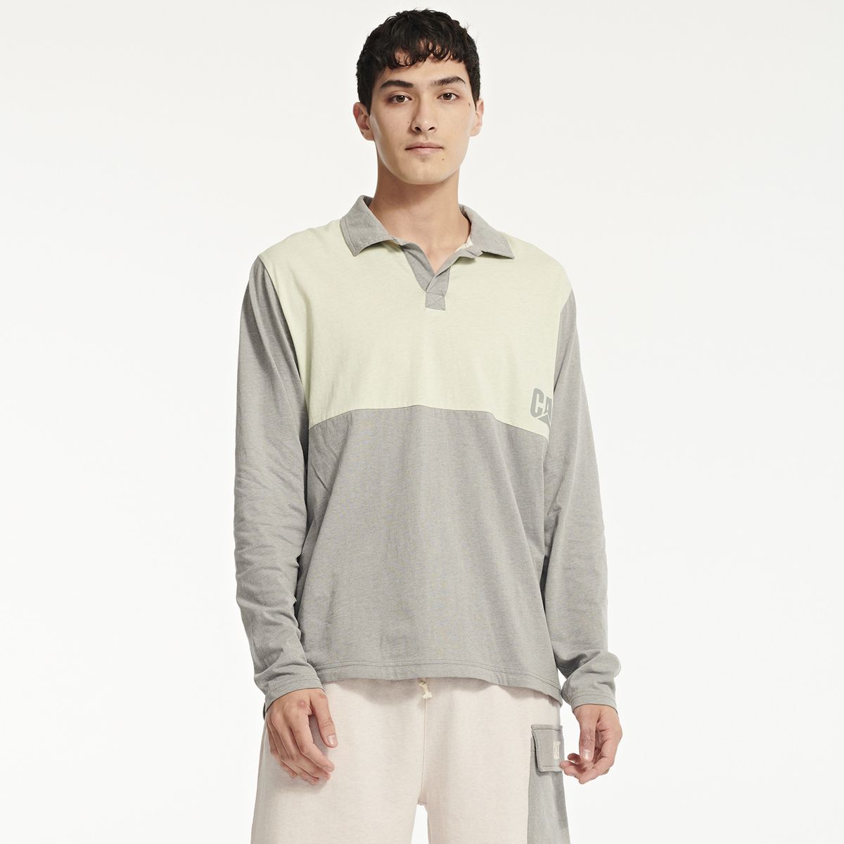 CAT - Polera Polo Hombre Natural Dye L/S Polo Gris CAT