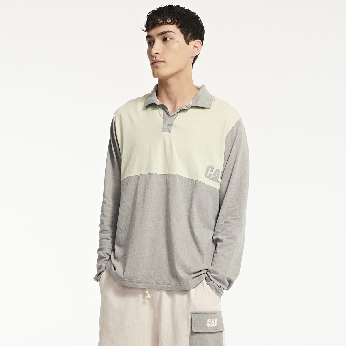 CAT - Polera Polo Hombre Natural Dye L/S Polo Gris CAT