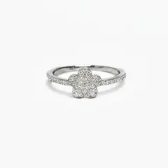 ROSETT - Anillo con flor en circones y mitad de argolla en circones Plata 925