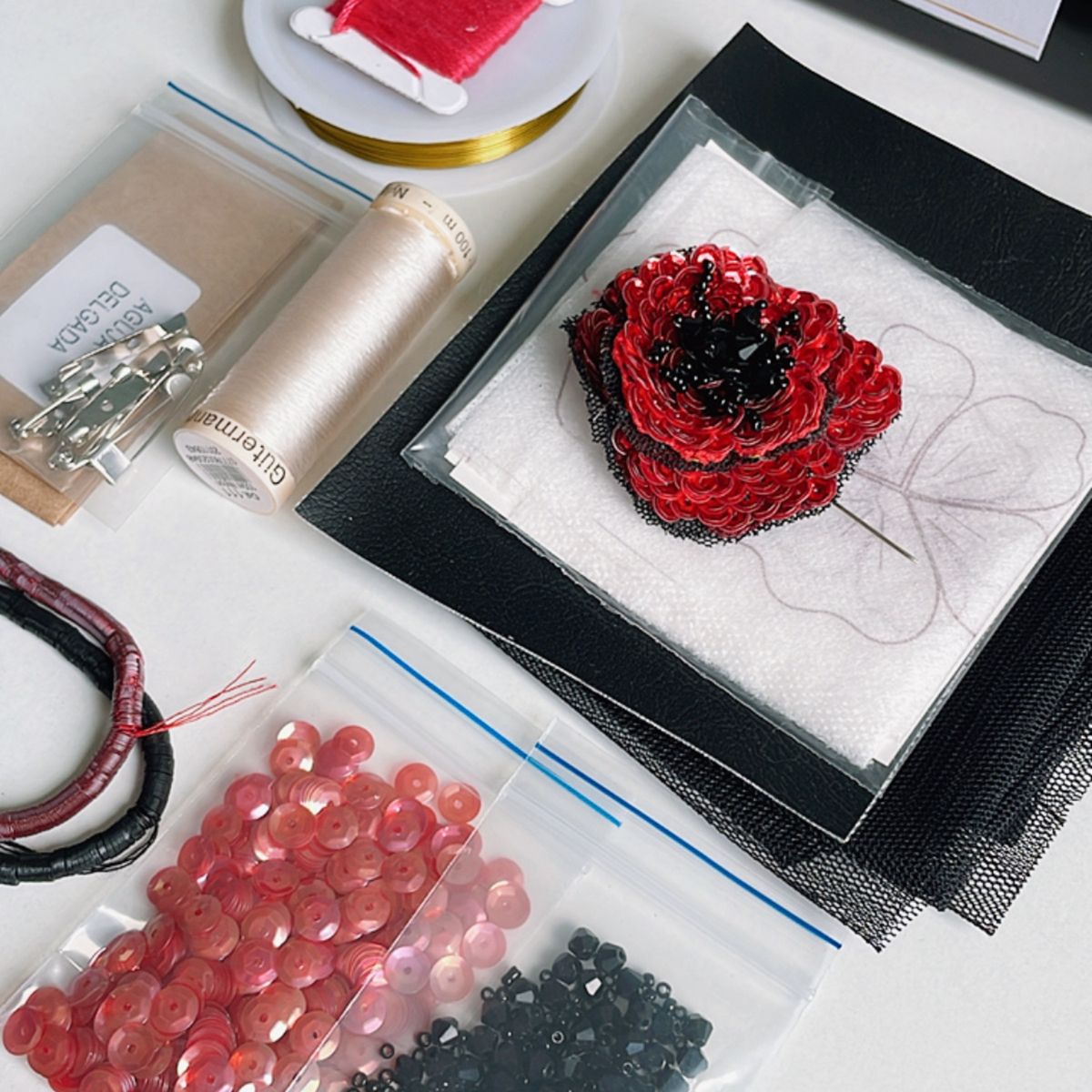 MARTIN BORDADOR - Kit Poppy flower clase online