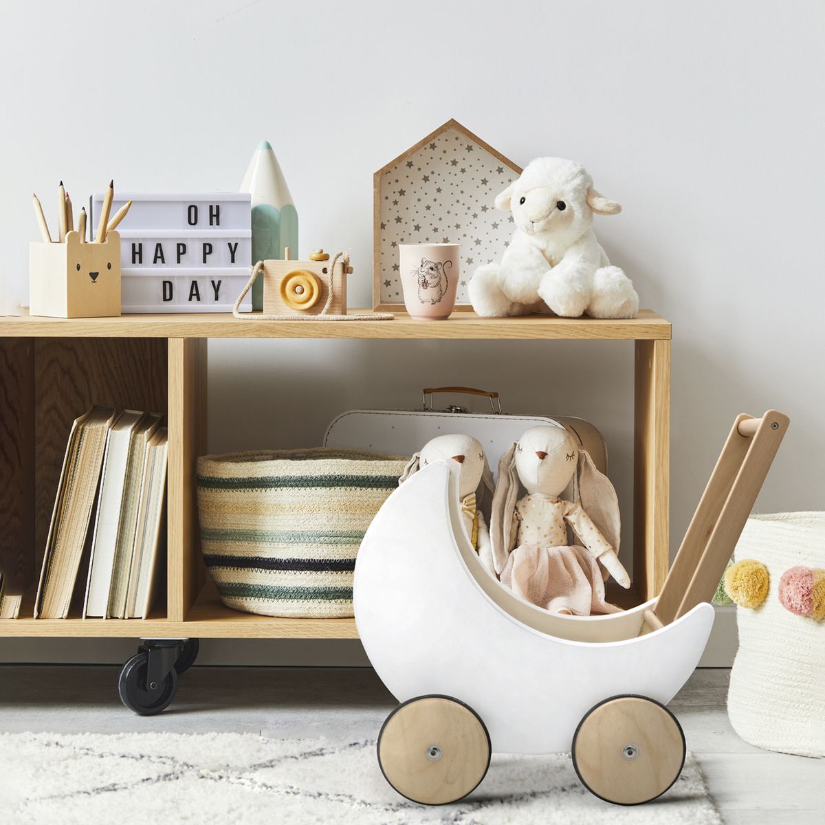 FORM DESIGN - Coche para Muñecas Samanta Infantil de Madera Blanco Form