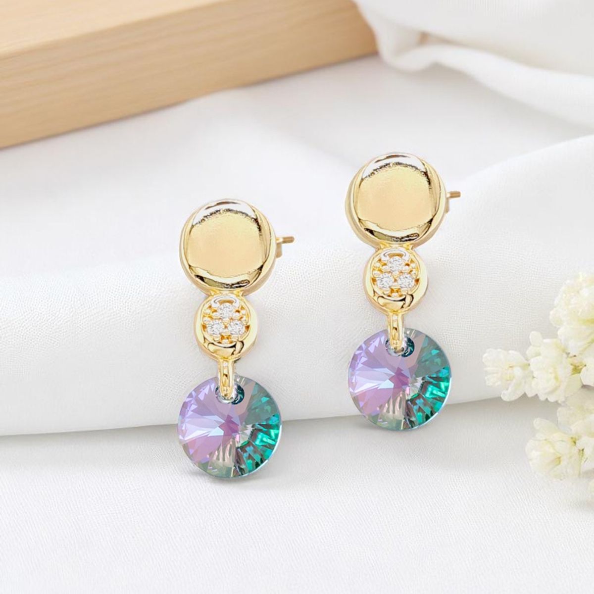 JOYAS MONTERO - Aros Punto De Luz Gold 24K creado con cristales de Swarovski® Paradise Shine