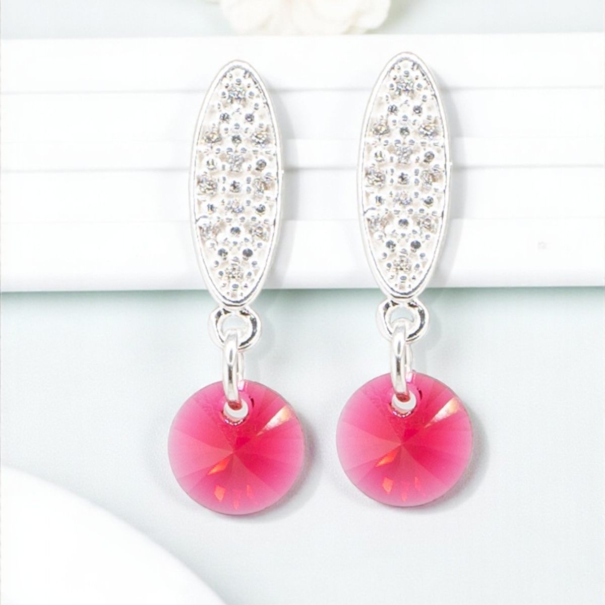 JOYAS MONTERO - Aros Punto De Luz Baño Oro Blanco creado con cristales de Swarovski® Siam