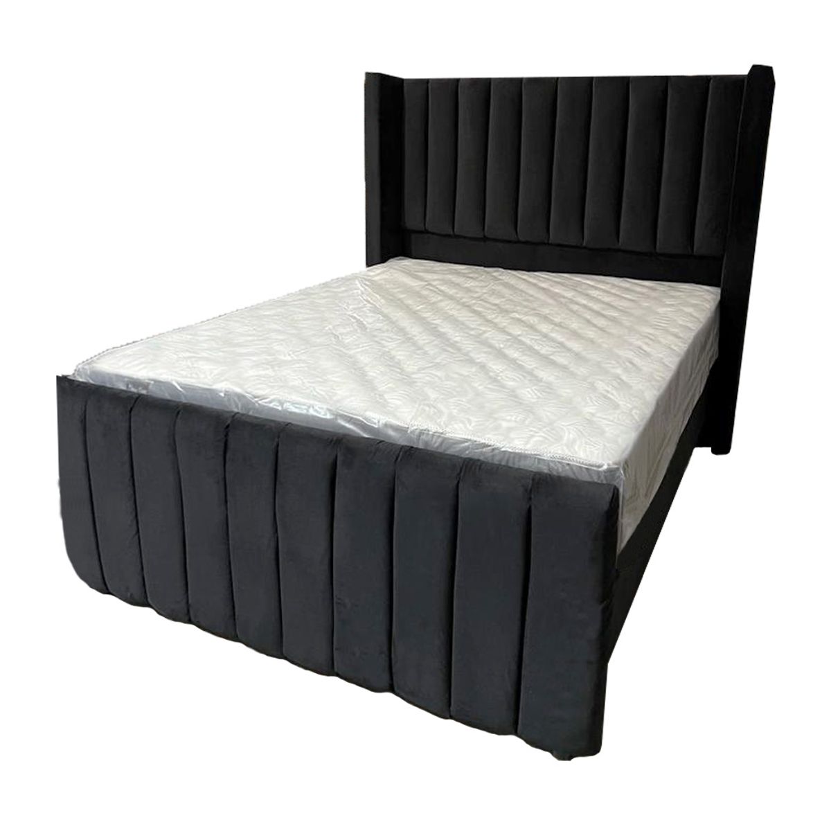MUEBLES HVM - Cama  2P + Respaldo Negra Felpa tubular a piso y delantero  Pmadera