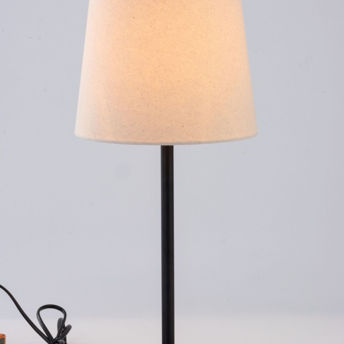 DISEÑO 3 - Lampara Sm Usb Negra