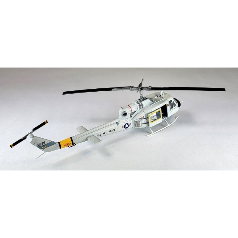 GENERICO - HOBBYBOSS 87230 1:72 UH 1 F HUEY