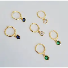 JOYAS VALDES GARCIA - Aros argolla con circón verde colgando baño oro