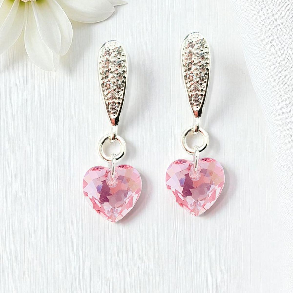 JOYAS MONTERO - Aros Amor Baño Oro Blanco creado con cristales de Swarovski® Rose