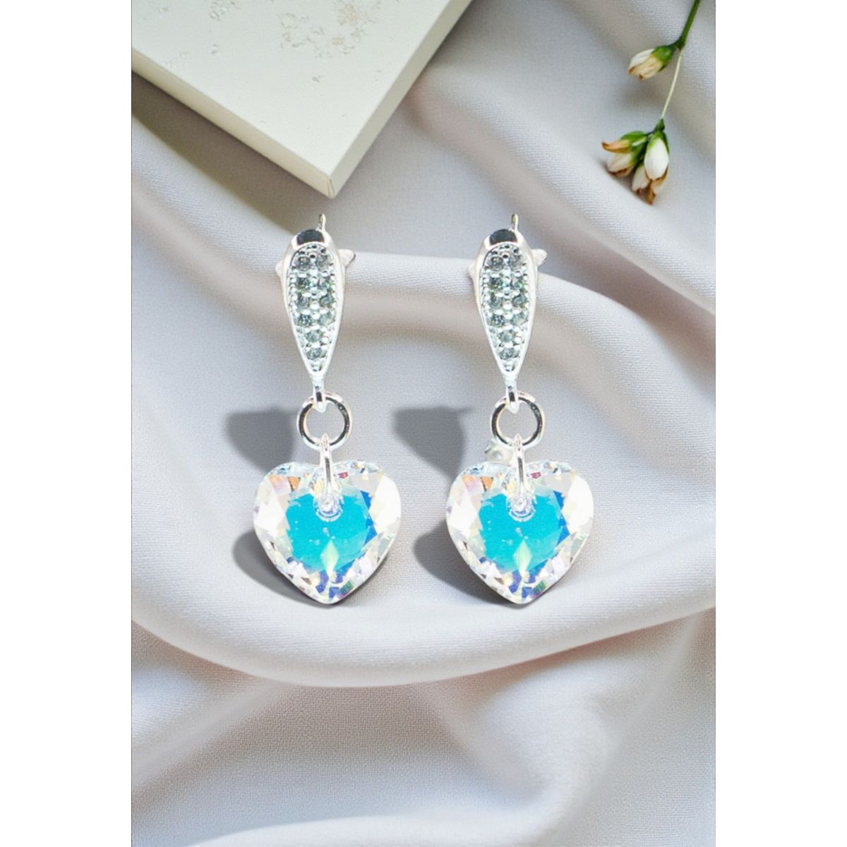 JOYAS MONTERO - Aros Amor Baño Oro Blanco creado con cristales de Swarovski® Aurora Boreal