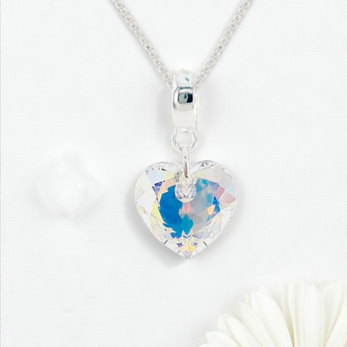 JOYAS MONTERO - Collar Amor Baño Oro Blanco creado con cristales de Swarovski® Aurora Boreal