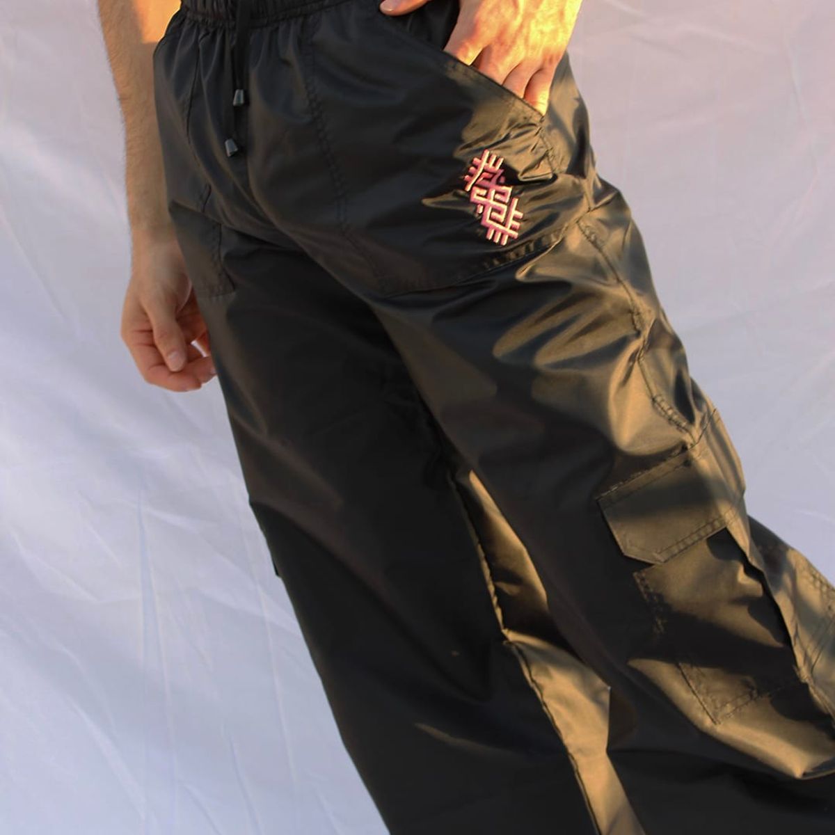 AIMARA - Pantalón Tipo Cargo Negro