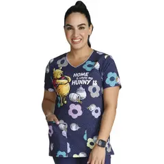 CHEROKEE - Top Clínico Estampado Azul Marino de Winnie Pooh