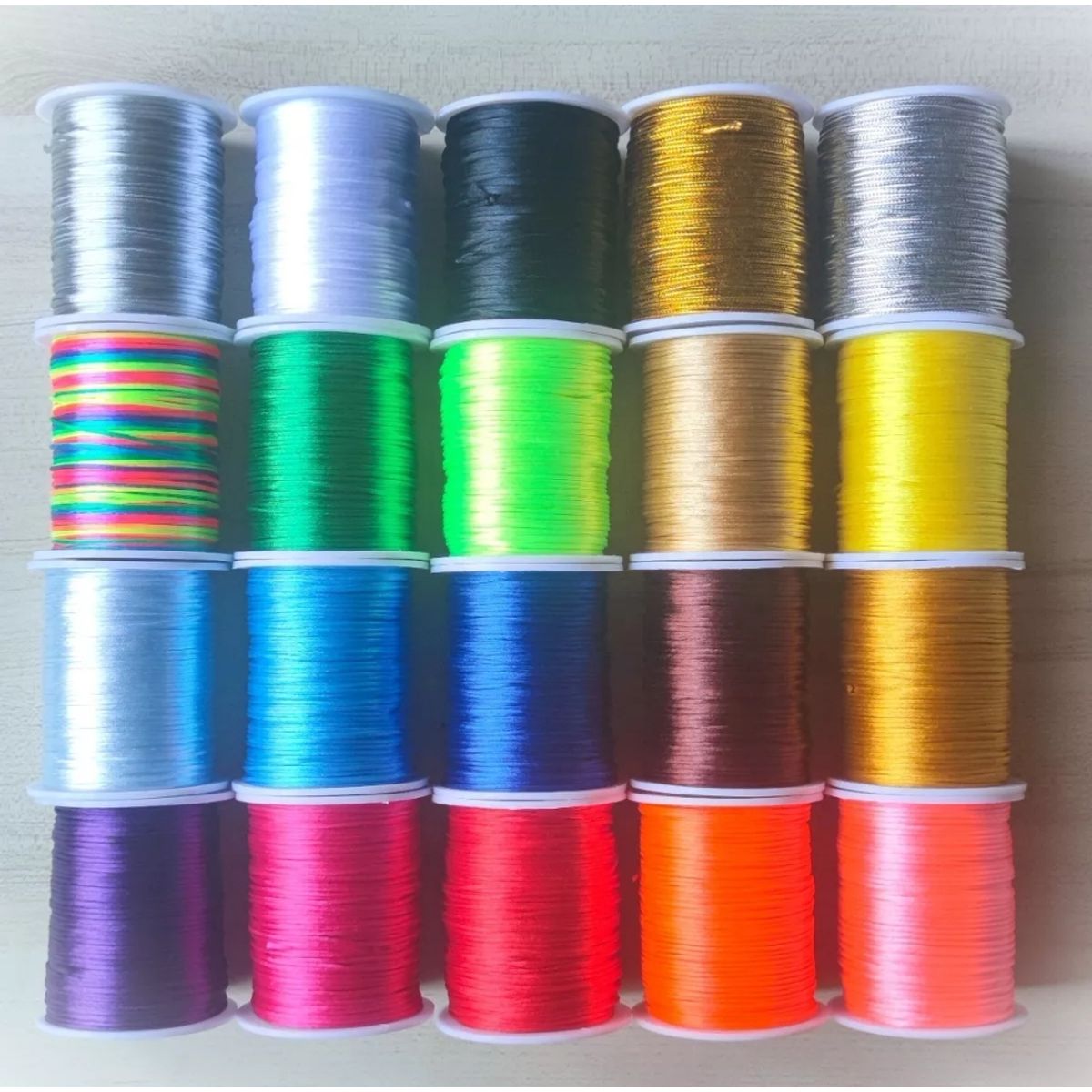 GENERICO - Cordón De Rayon Satin, Cola De Ratón 1mm/ 50 Metros Plateado…