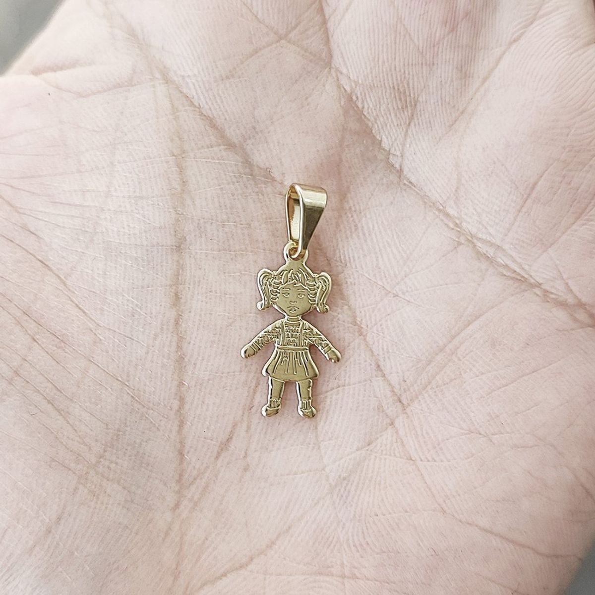 COGGIOLA - Colgante Niña Satinada Enchapado Oro 18K