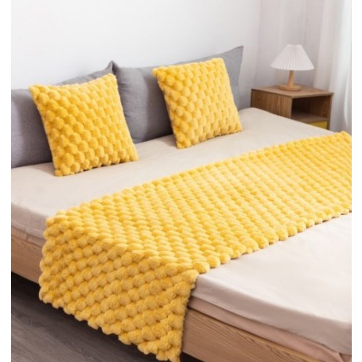 COMPRAPO - Set Piecera Piel Sintética 190x70 y 2 Fundas Amarillo Narciso 45x45
